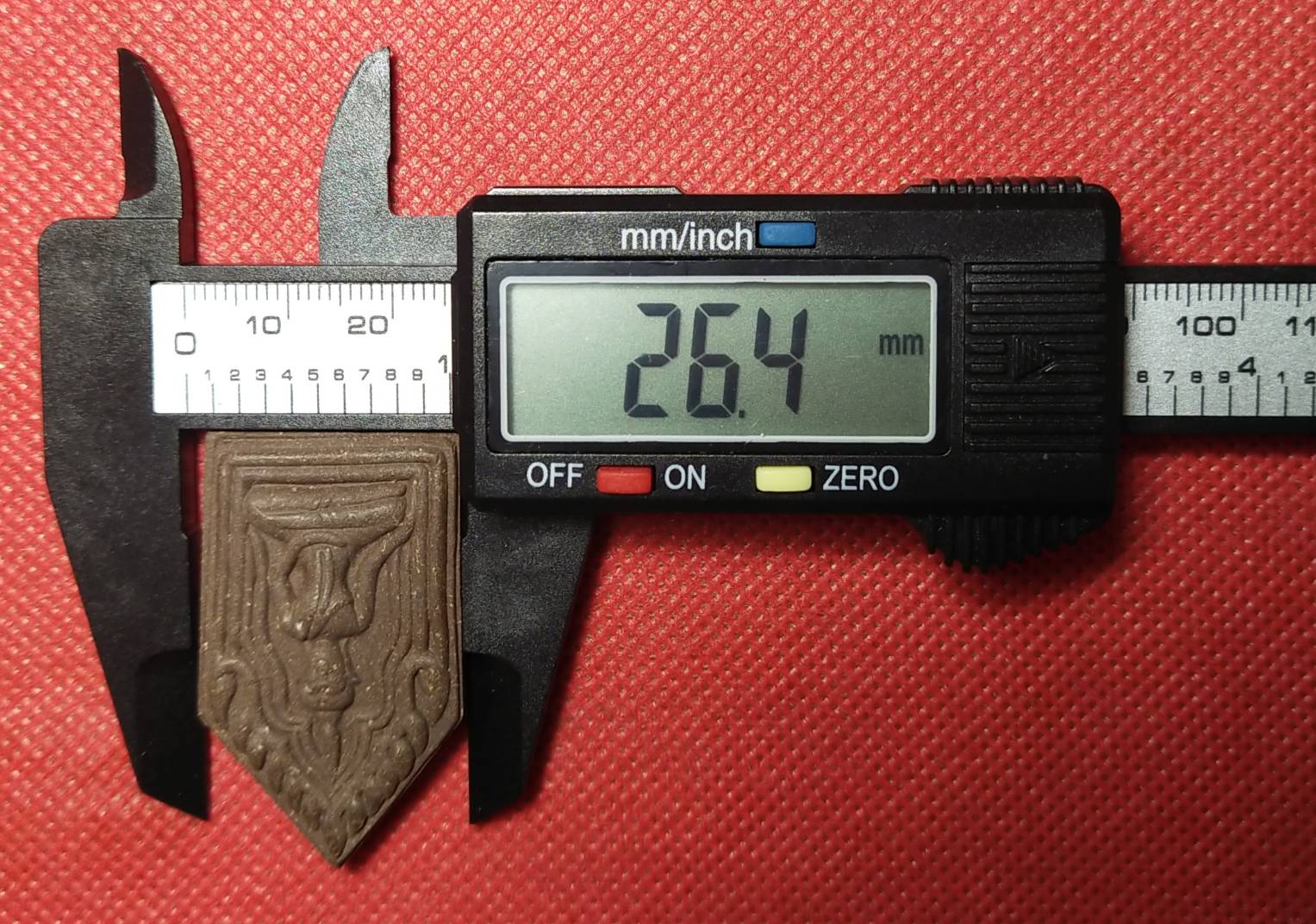 พระขุนแผน รุ่น 3 (ไข่หลง) ปี 2548 (รุ่นประสบการณ์) หลวงพ่อสมนึก วัดหรงบน จ.นครศรีธรรมราช (พิมพ์เล็ก) (เกจิผู้มีพลังจิตสูง มากด้วยเมตตา บารมี)