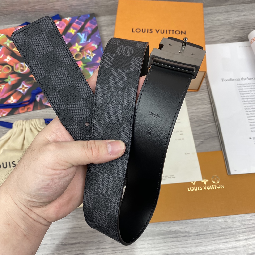 [Pre-order] Louis Vuitton เข็มขัดรุ่น LV Initiales ขนาด 40 มม. ใส่ได้ทั้งสองด้านเกรด VIP คุณภาพที่ดีที่สุด