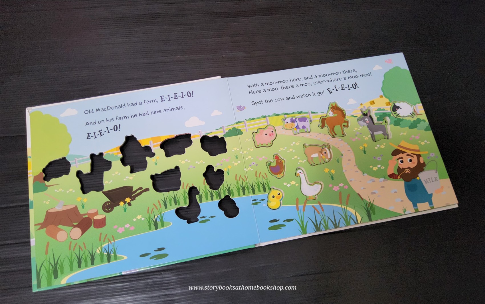 Board Book** 🍅🍓OLD MACDONALD HAD A FARM LAND (AND IT WAS VERY NOISY!)