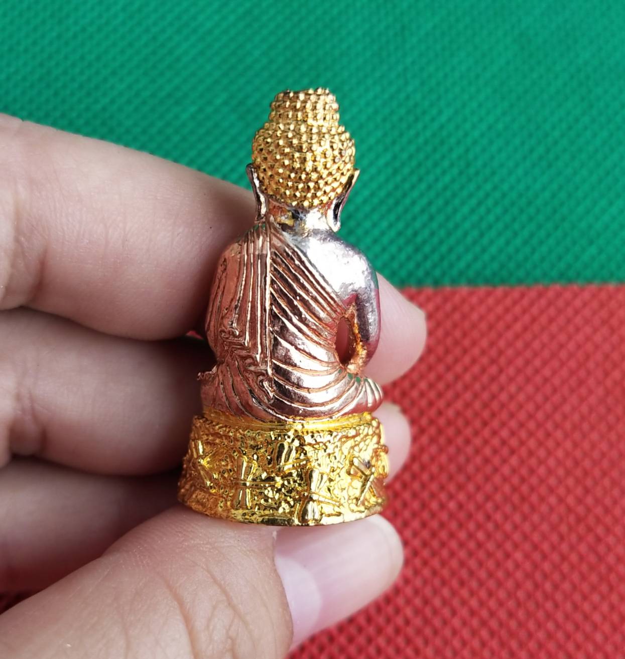 พระกริ่งโปร่งฟ้า ไถ่เต็ม เป๋าตุง (เนื้อ3กษัตริย์) หลวงปู่ศักดิ์ สมาหิโต ผู้สำเร็จวิชานี้แมงปอเรียกทรัพย์