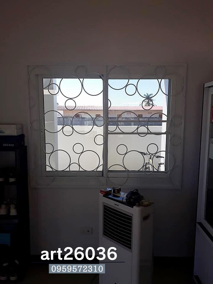 เหล็กดัดพร้อมมุ้งลวด ลายฟองน้ำ Bubbles ออกแบบพิเศษ ราคาบวกเพิ่มเติมครับ