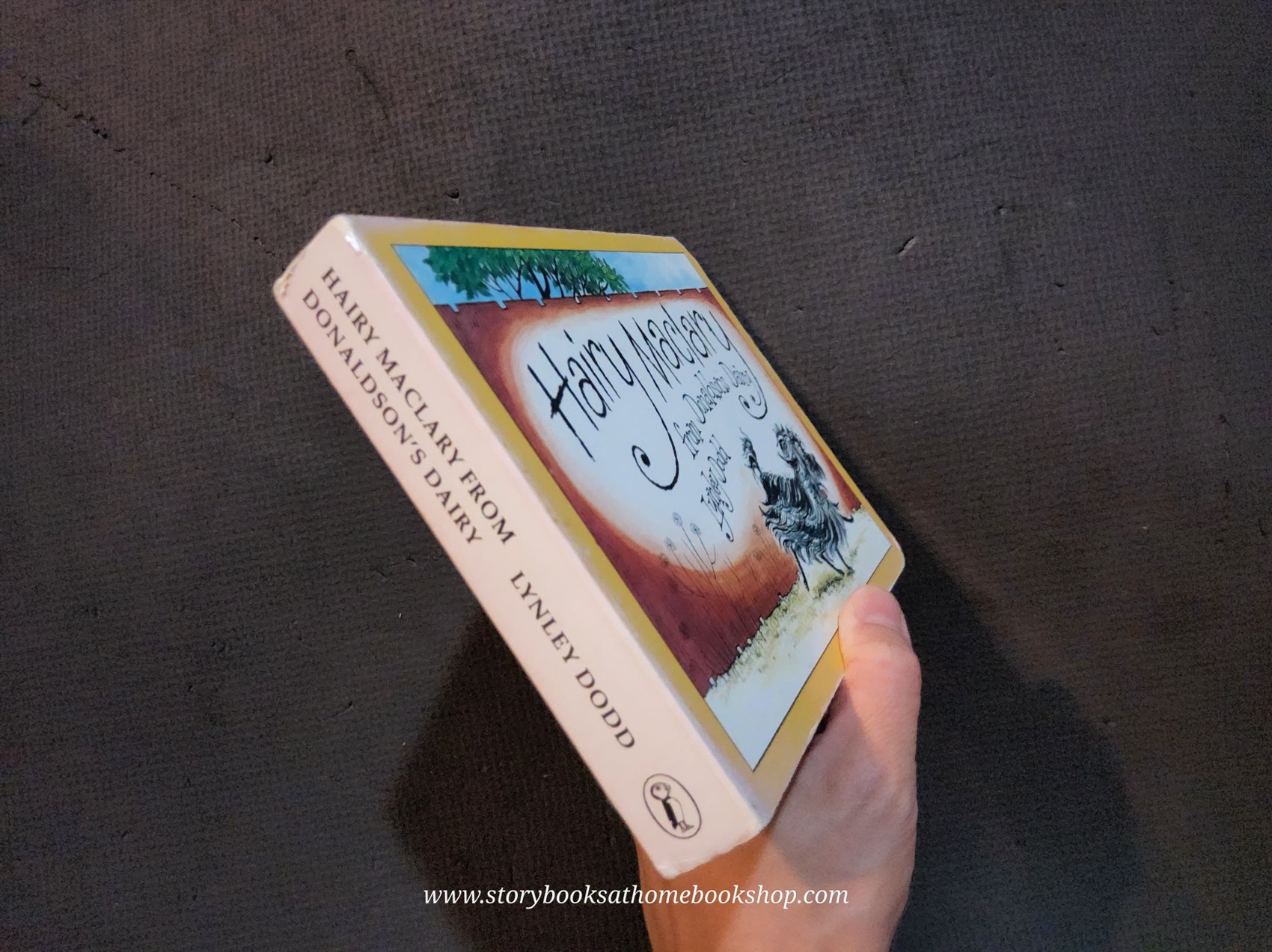 BOARD BOOK ** 🍅🍓 Hairy Maclary FROM DONALDSON'S DAIRY by Lynley Dodd♥️♥️