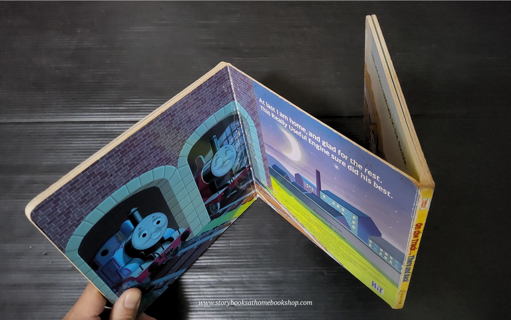 BOARD Book** 🍅🍅THOMAS&FRIENDS ON THE TRACK...