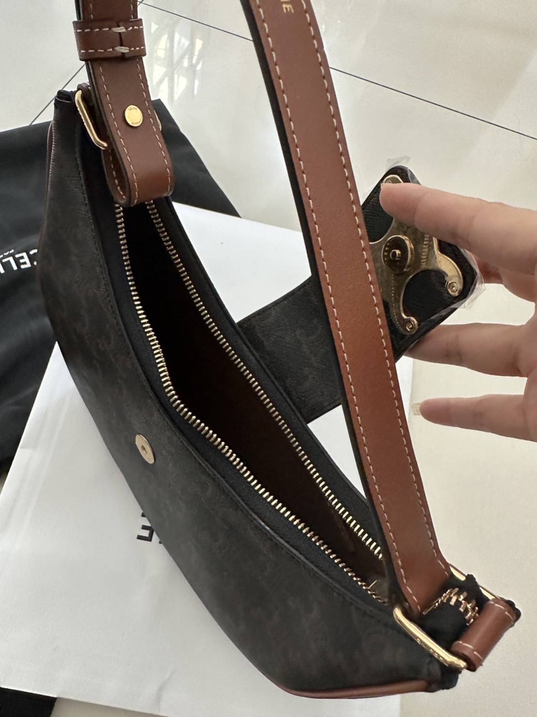 New Celine Ava triomphe โลโก้ใหม่ ใหญ่ตะโกน อุปกรณ์ ถุงผ้า ถุงกระดาษ บิล