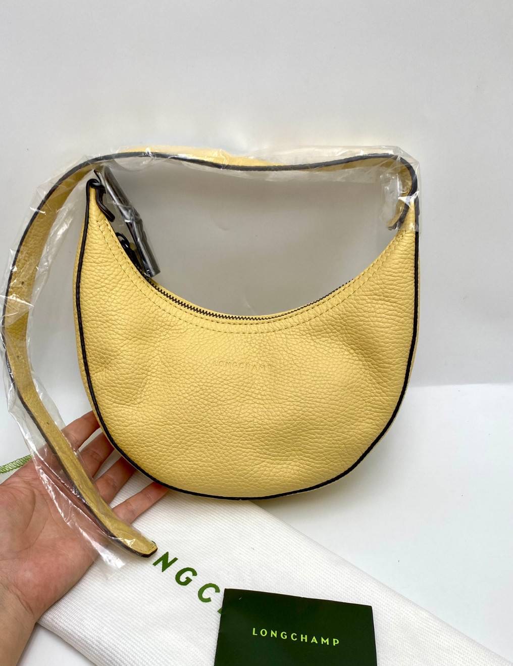 รุ่นใหม่ New Longchamp hobo หนังทั้งใบ ขนาด : 21x13x5.5 ซม.