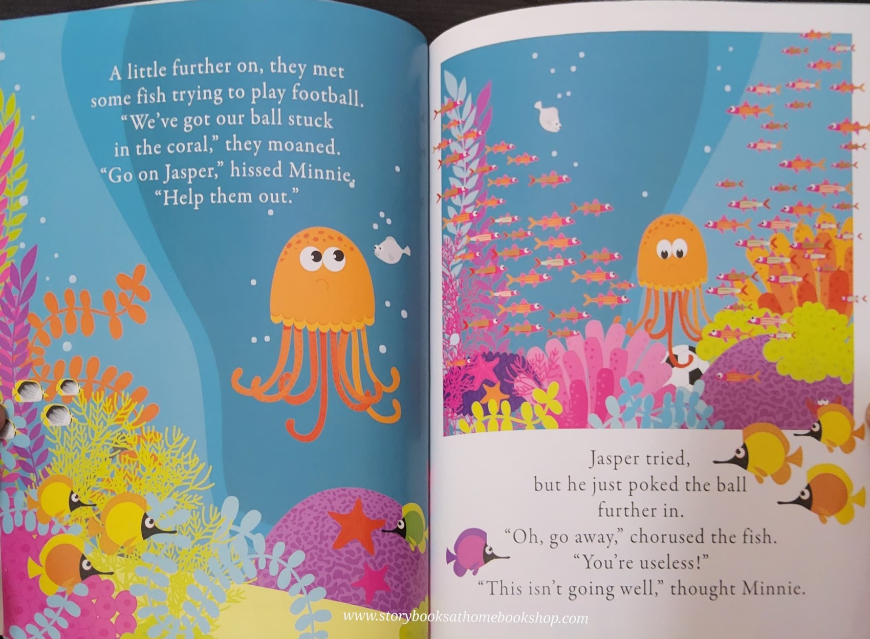 หนังสือนิทานปกอ่อน** 🍅🍓MINNIE THE MINOW&JASPER THE JUMPING JELLYFISH