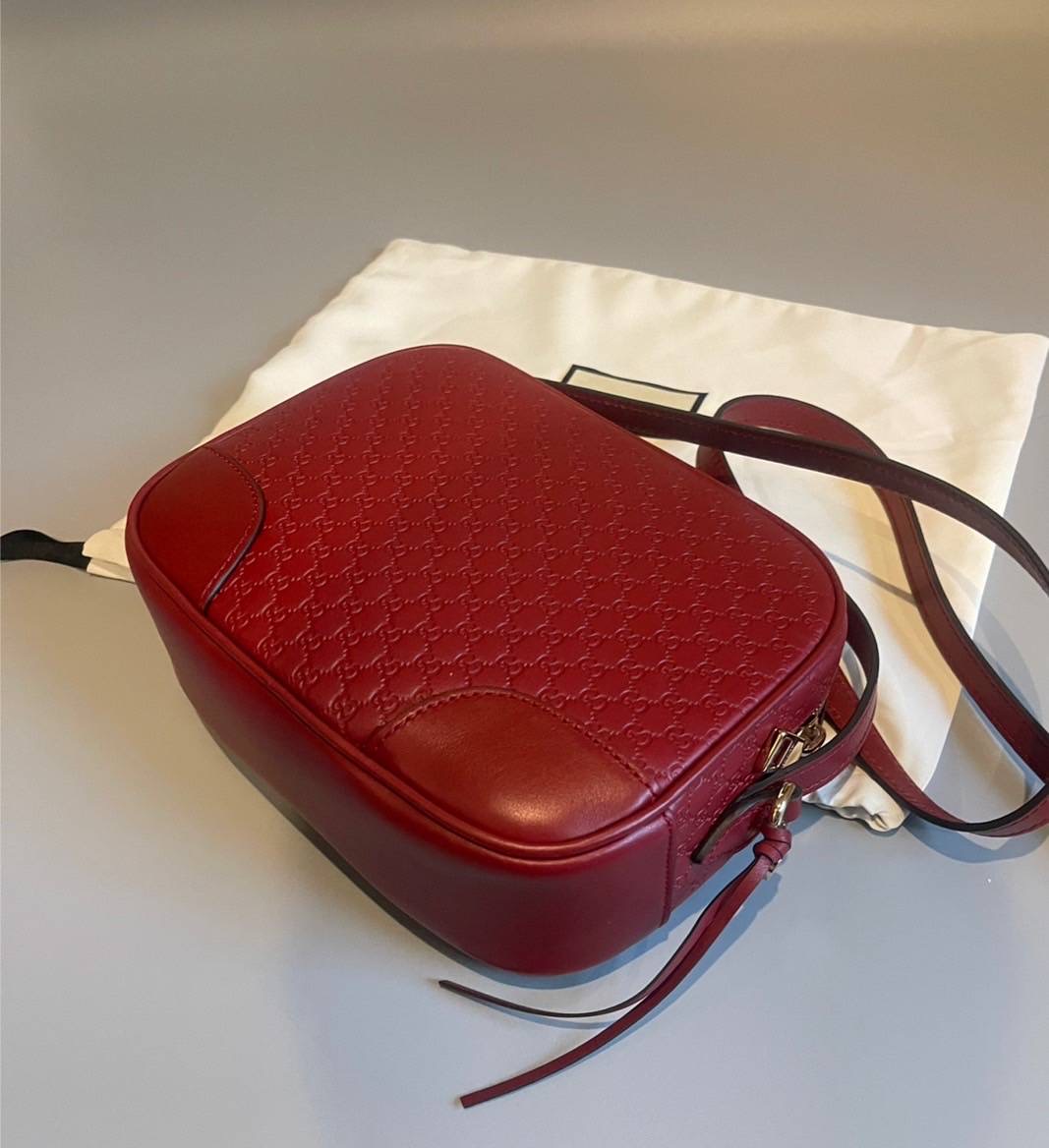 โปร New Gucci Bree Leather Camera Bag Size. 8.5” x 6.5” x 3”🎈🎈