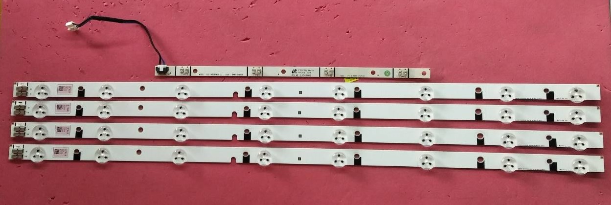 หลอดแบล็คไลท์ ซัมซุง SUMSUNG( SAMSUNG) ของแท้ถอดจากเครื่อง ใช้กับรุ่นUA32EH4000 :UA32EH4003 :UA32EH4500 :UA32EH4800 (LED 8X4) ความยาว 58 cm.