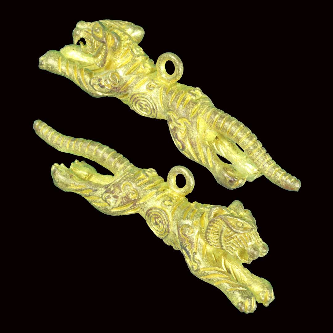 เสือปืนแตกบารมี 97 หลวงปู่แย้ม วัดตะเคียน ปี56 เนื้อทองเหลือง (พิมพ์เล็ก)