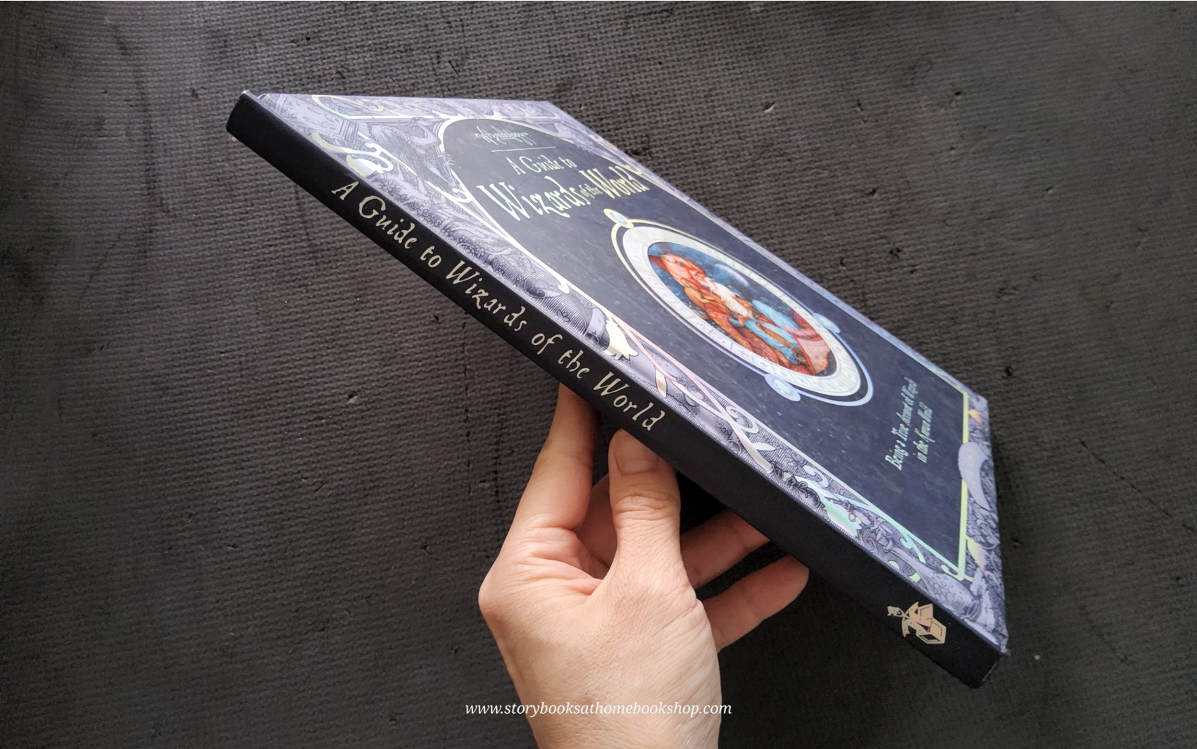 หนังสือนิทานปกแข็ง** 🍅🍓A GUIDE TO WIZARDS OF THE WORLD