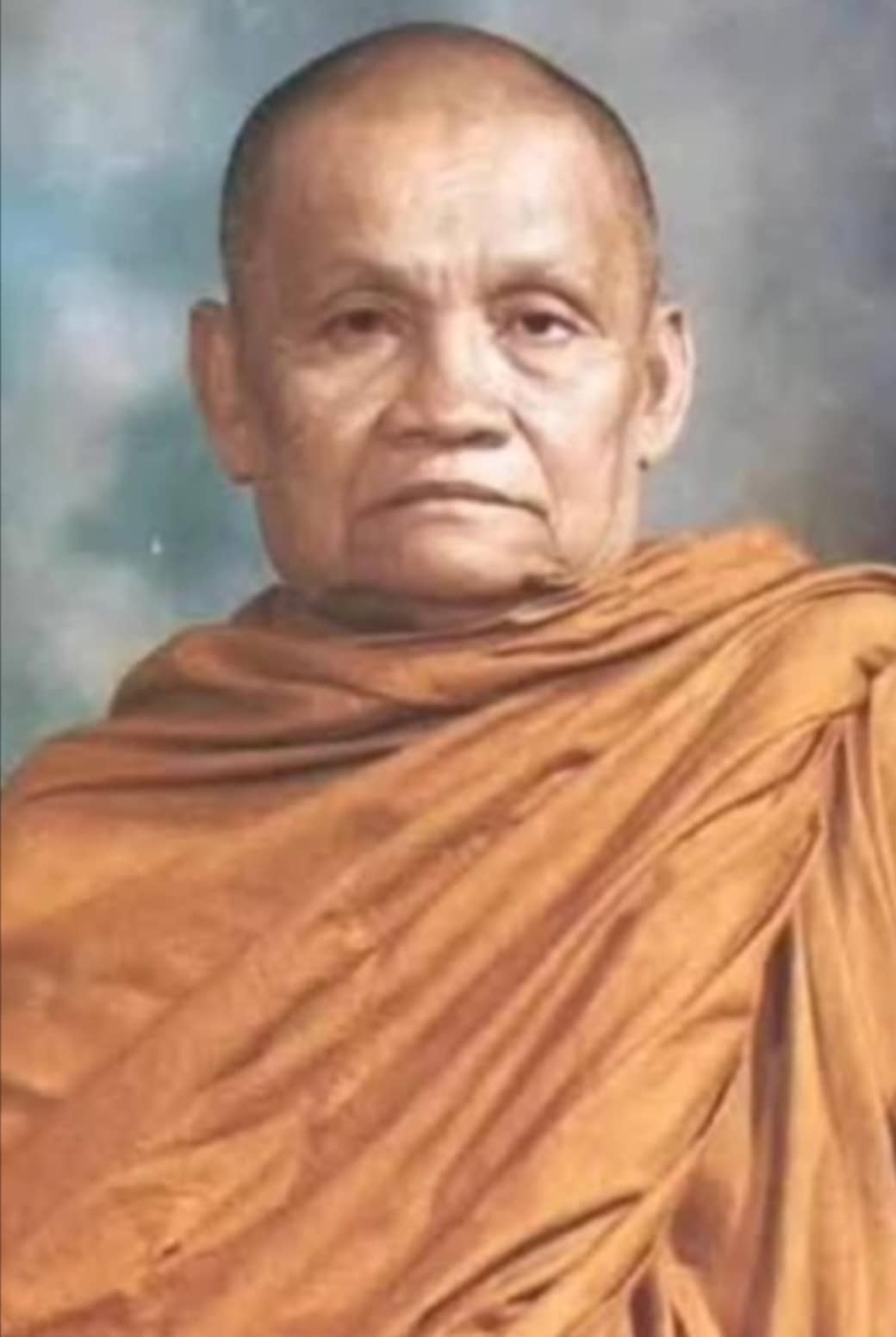พระทันตธาตุ หลวงปู่ชา วัดหนองป่าพง จ.อุบลราชธานี ลุงนิดได้รับมาจากพระวินัย ในปี 2566 ตอนที่ลุงนิดได้รู้จักพระวินัยกำลังเดินธุดงผ่านมาทางอำเภอแม่ริม จ.เชียงใหม่ ได้รู้จักศรัทธาในพระวินัย ได้นับถือตามไปส่งพระวินัยในจังหวัดเชียงใหม่ อำเภอแม่แตง แม่ริม