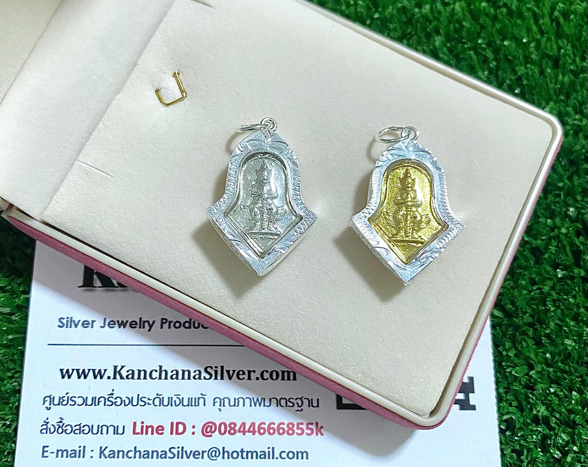 จี้เงินแท้ ท้าวเวสสุวรรณ สูงประมาณเหรียญ 10 บาท กว้าง 2 ซม.