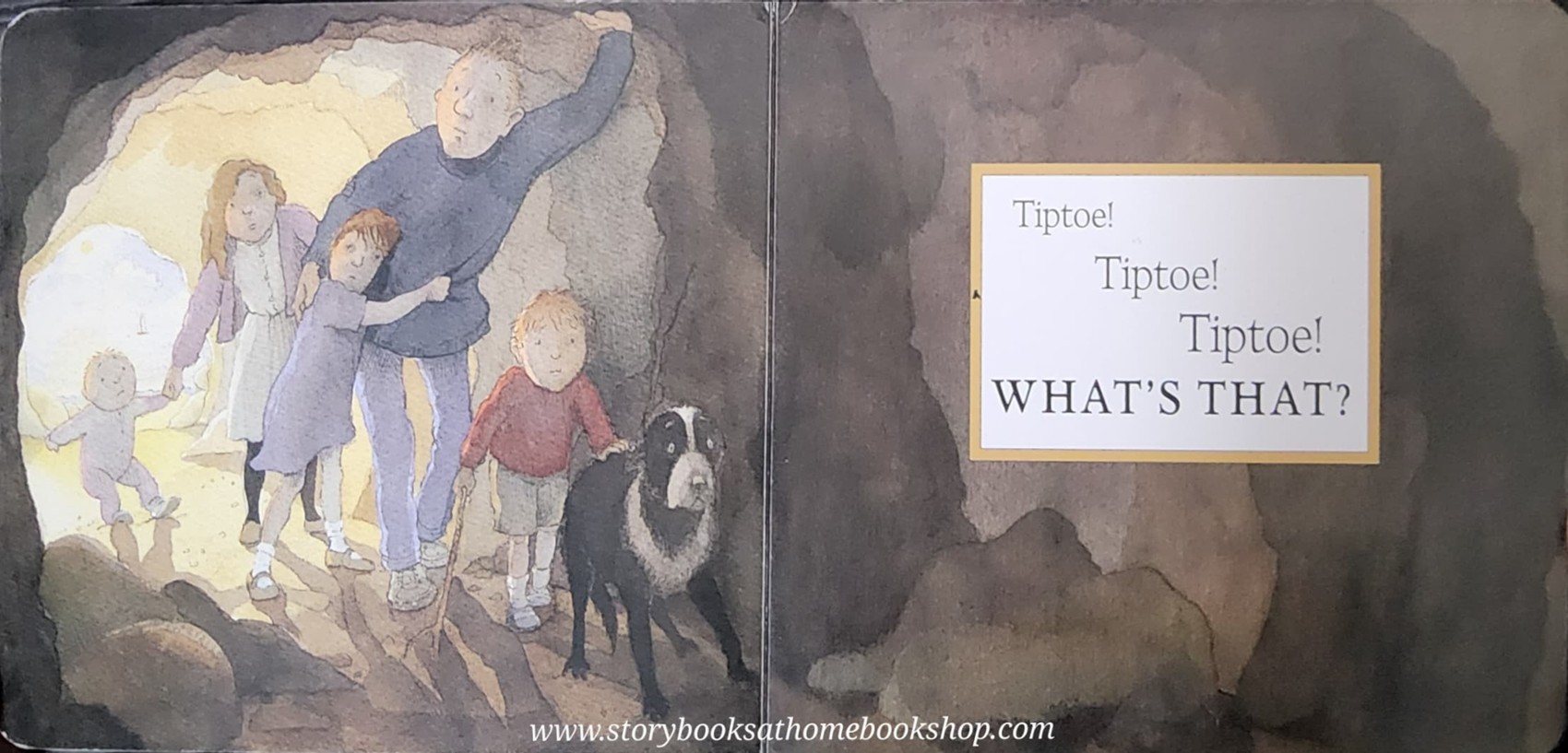 BOARD BOOK ** 🍅🍓 WE'RE GOING ON A BEAR HUNT BY MICHAEL ROSEN.HELEN OXENBURY