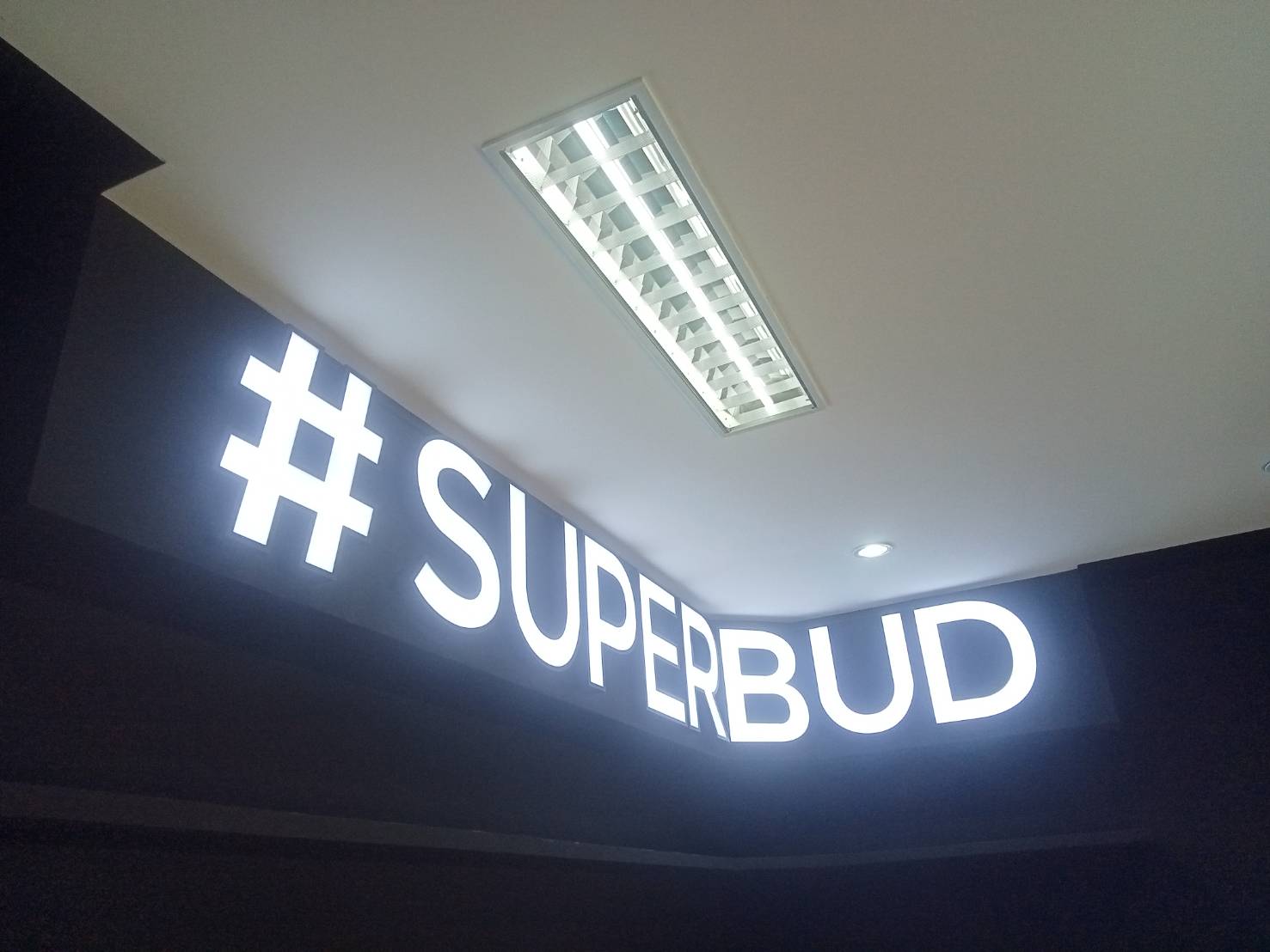 #งานติดตั้งป้ายอักษรไฟออกหน้า