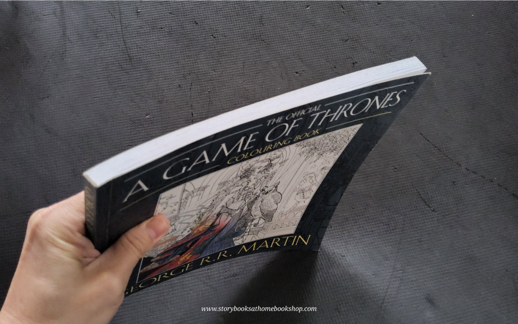 ACTIVITIES BOOK** ð
ð
THE OFFICAL A GAME OF THRONES COLOURING BOOK BY GEORGE R.R.MATRIN
