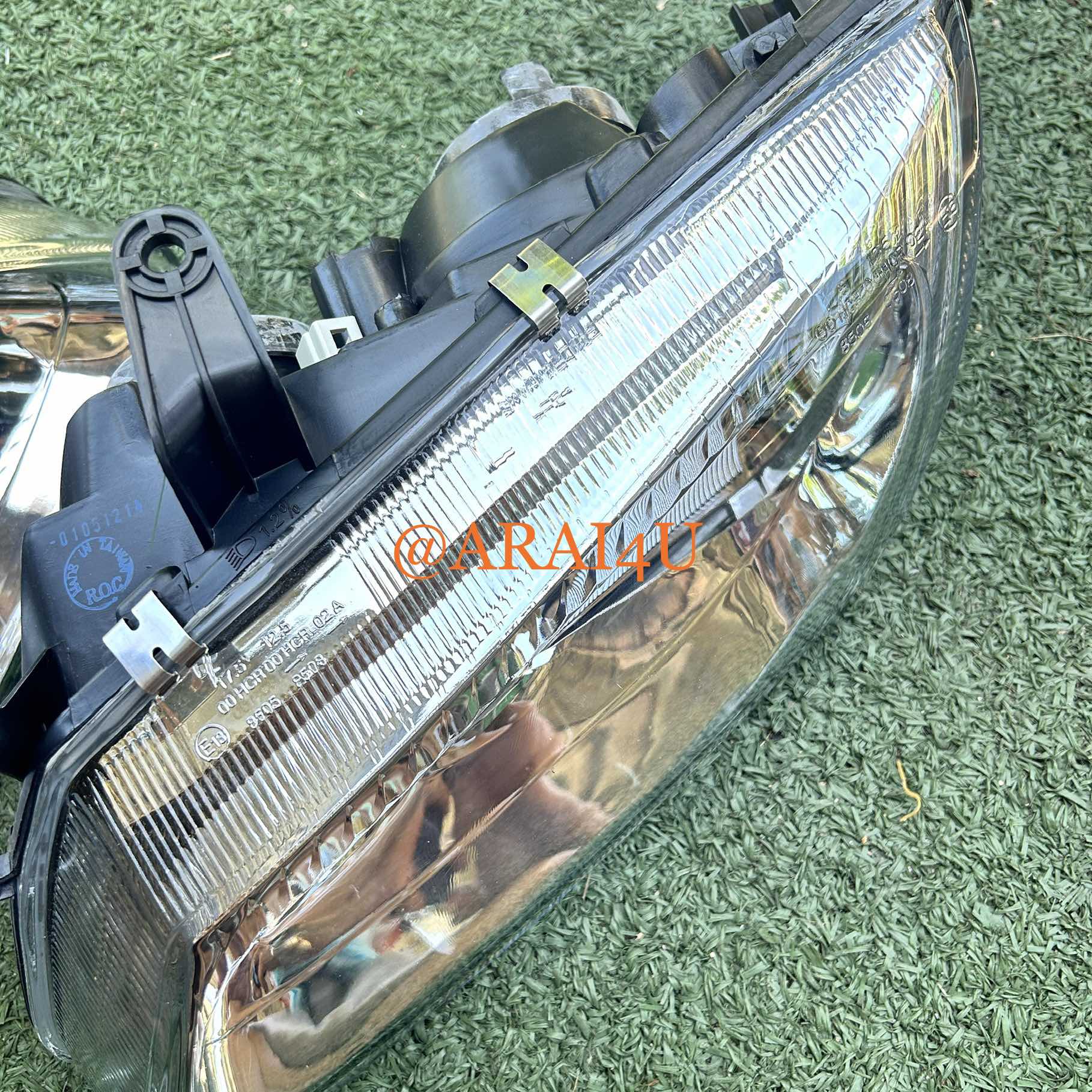 ไฟหน้า(เสื้อไฟหน้า) NISSAN NEO TYC ซ้าย/ ขวา คู่ละ