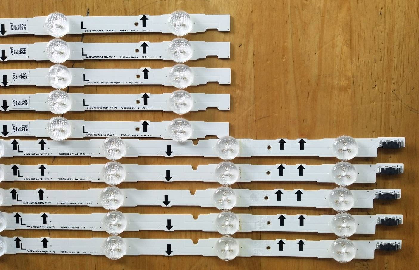 หลอดแบล็คไลท์ รุ่น UA40J5100AK UA40J6200AKXX UA40H5501TK UA40H5100AKXXT UA40H5500AKXXT UA40H5141AKXXT UA40H6300AKXXT UA40H6340AKXXT UA40H6400AKXXT HG40AC670CTXXT HG40AC695DKXXT HG40AD670CKXXT HG40AD690DKXXT DM40E (ใช้ได้เฉพาะรุ่น/เวอร์ชั่นที่ใช้หลอดเหมือน