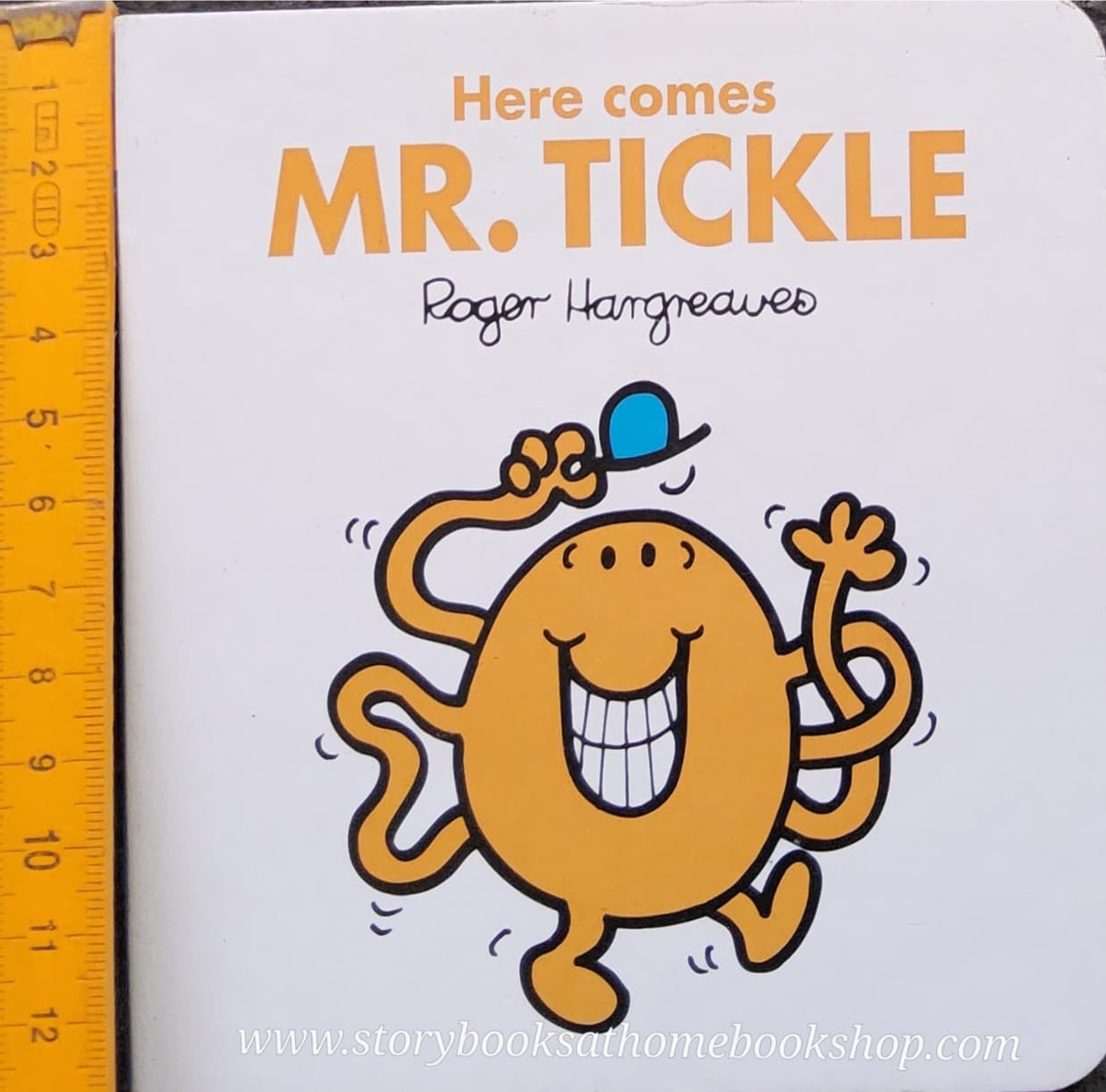 BOARD BOOK ** 👉LITTLE MISS&MR.MEN👍 🍅🍅HERE COMES MR.TICKLE by Roger Hargreaues