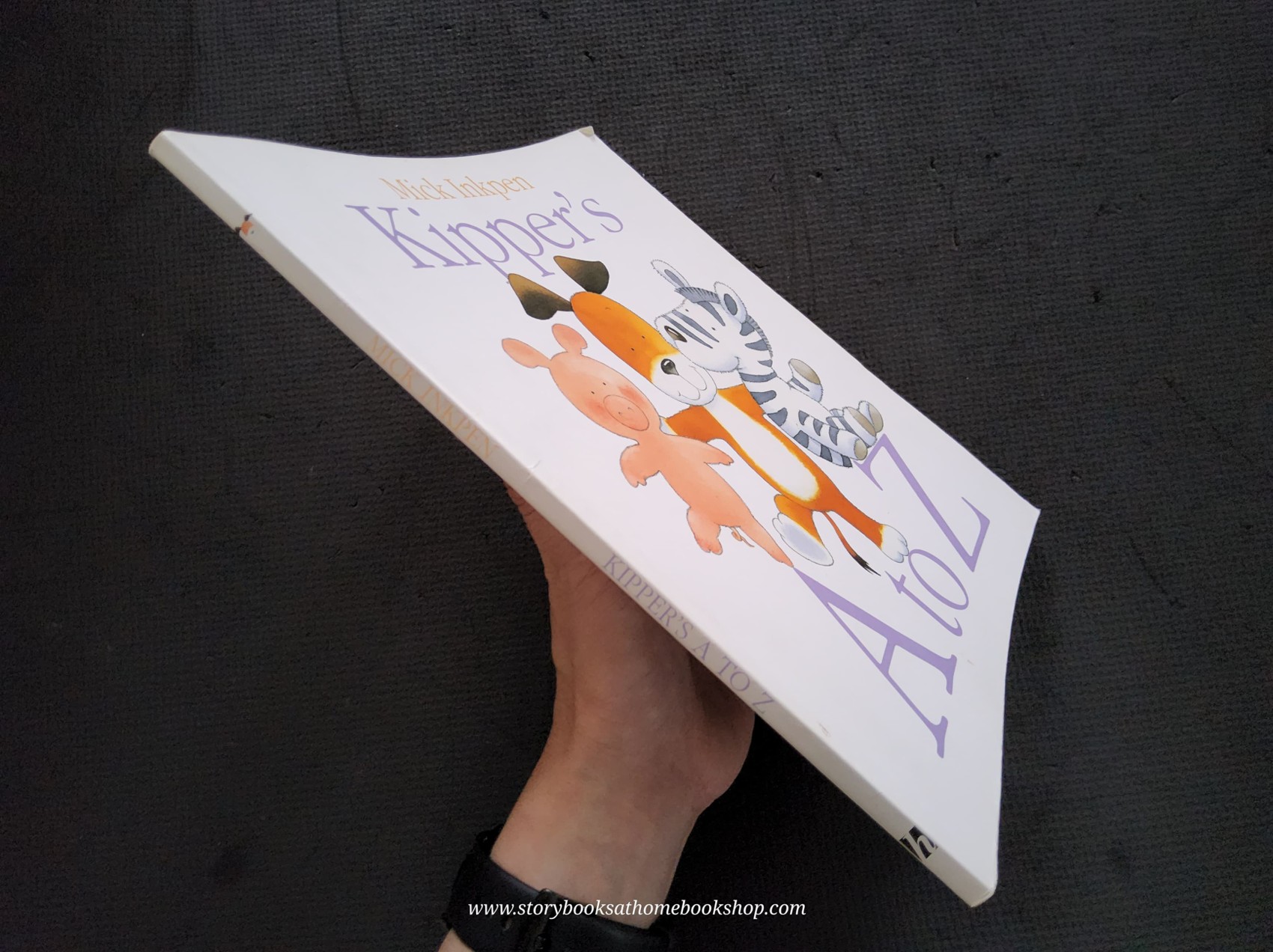 หนังสือนิทานปกอ่อน** 🍅🍓 KIPPER'S A TO Z BY MICK INKPEN