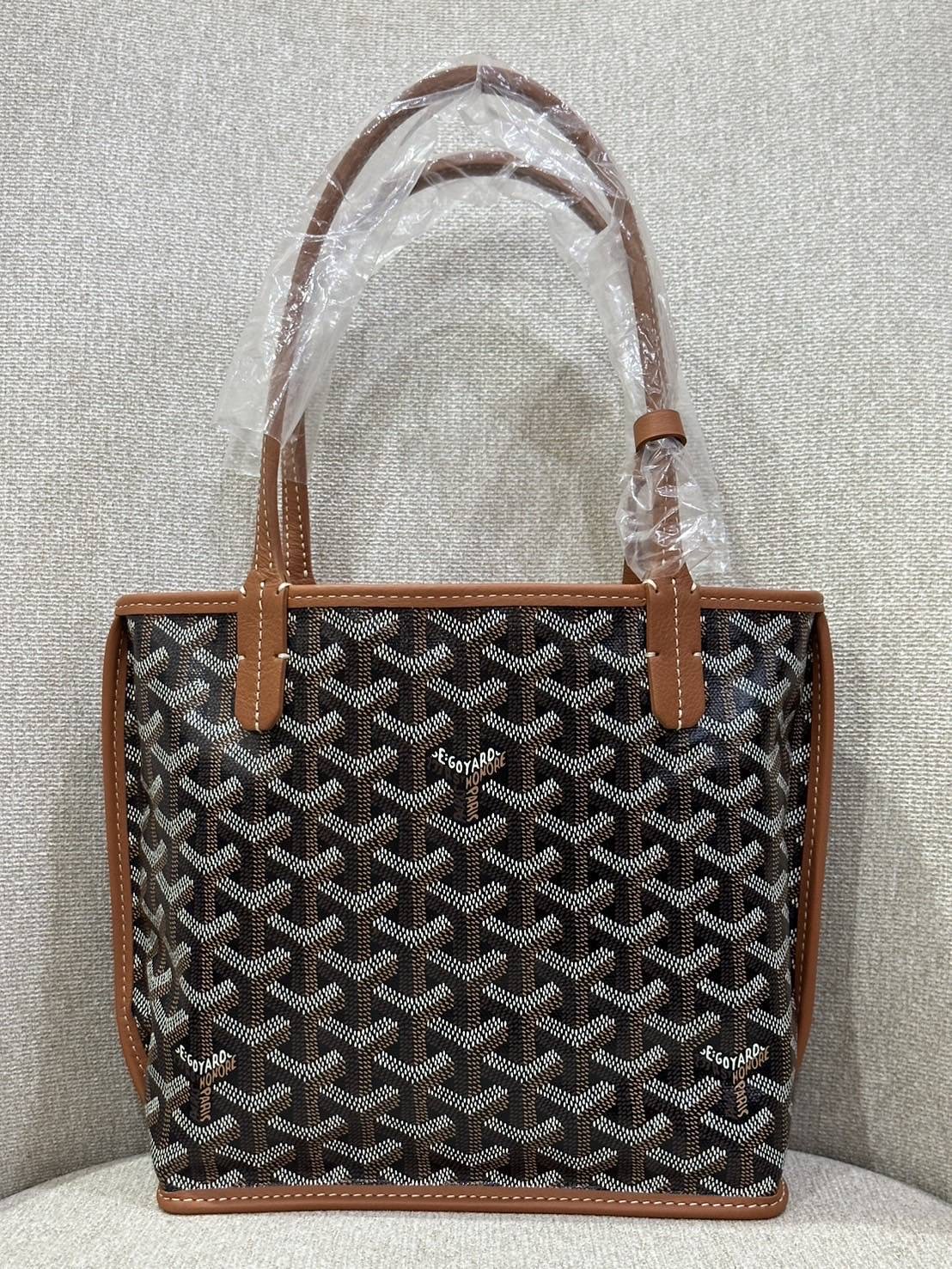 มาแล้วค่ะ รอบใหม่ครบสี New goyard mini anjou y.24 อุปกรณ์ครบพร้อมใบเสร็จ