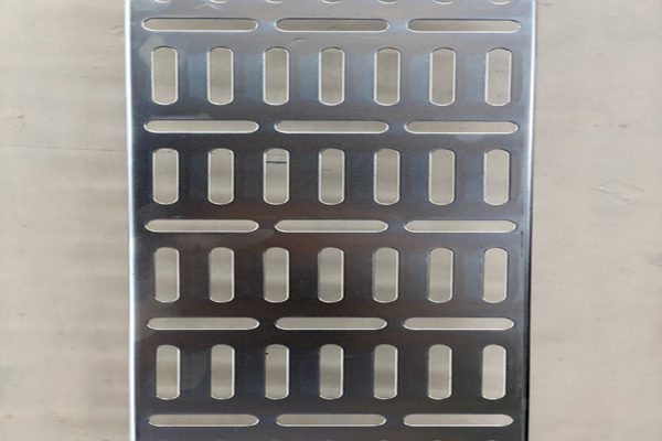 CABLE TRAY 7.5 cm. WIDTH FOR CABLE RUN 27U