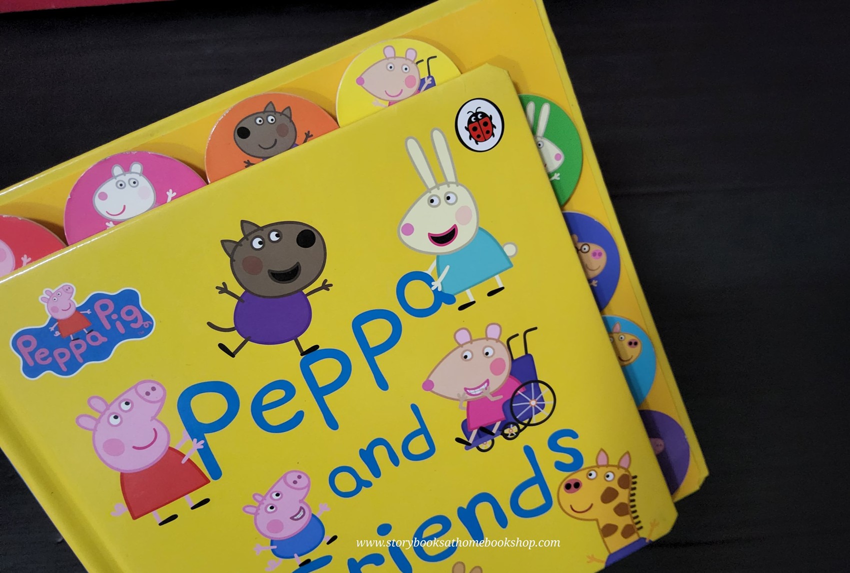 BOARD BOOK 🍅🍅PEPPA PIG:PEPPA AND FRIENDS
