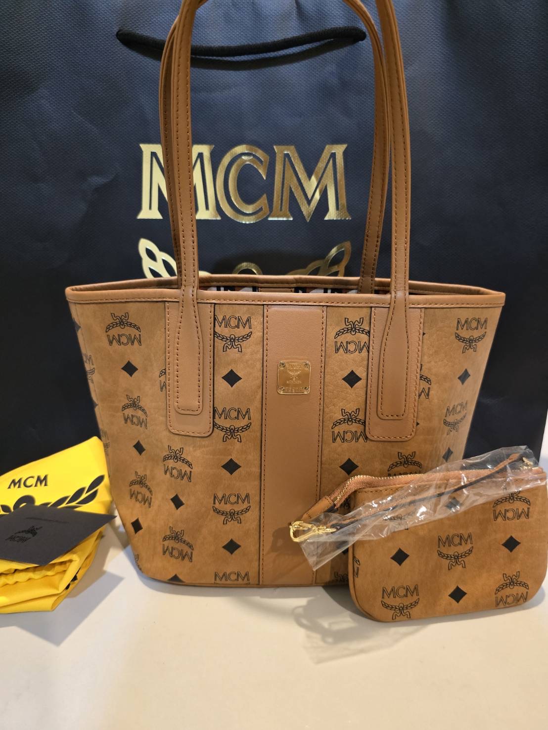 โปร New Mcm mini tote แม่+ลูก รุ่นขายดี อุปกรณ์การ์ด ถุงผ้ารุ่นใหม่