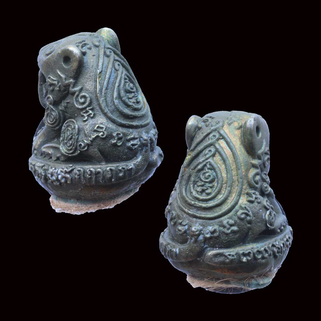 พยัคฆ์เขี้ยวดาบ เนื้อแร่เขาพนมกุเลน(พิเศษ) รุ่นไตรมาส ปี49 หลวงปู่กาหลง เขี้ยวแก้ว