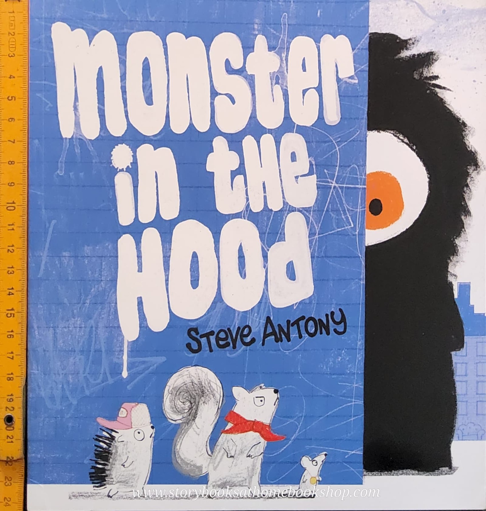 หนังสือนิทานปกอ่อน** 🍅MONSTER IN THE HOOD BY STEVE ANTONY