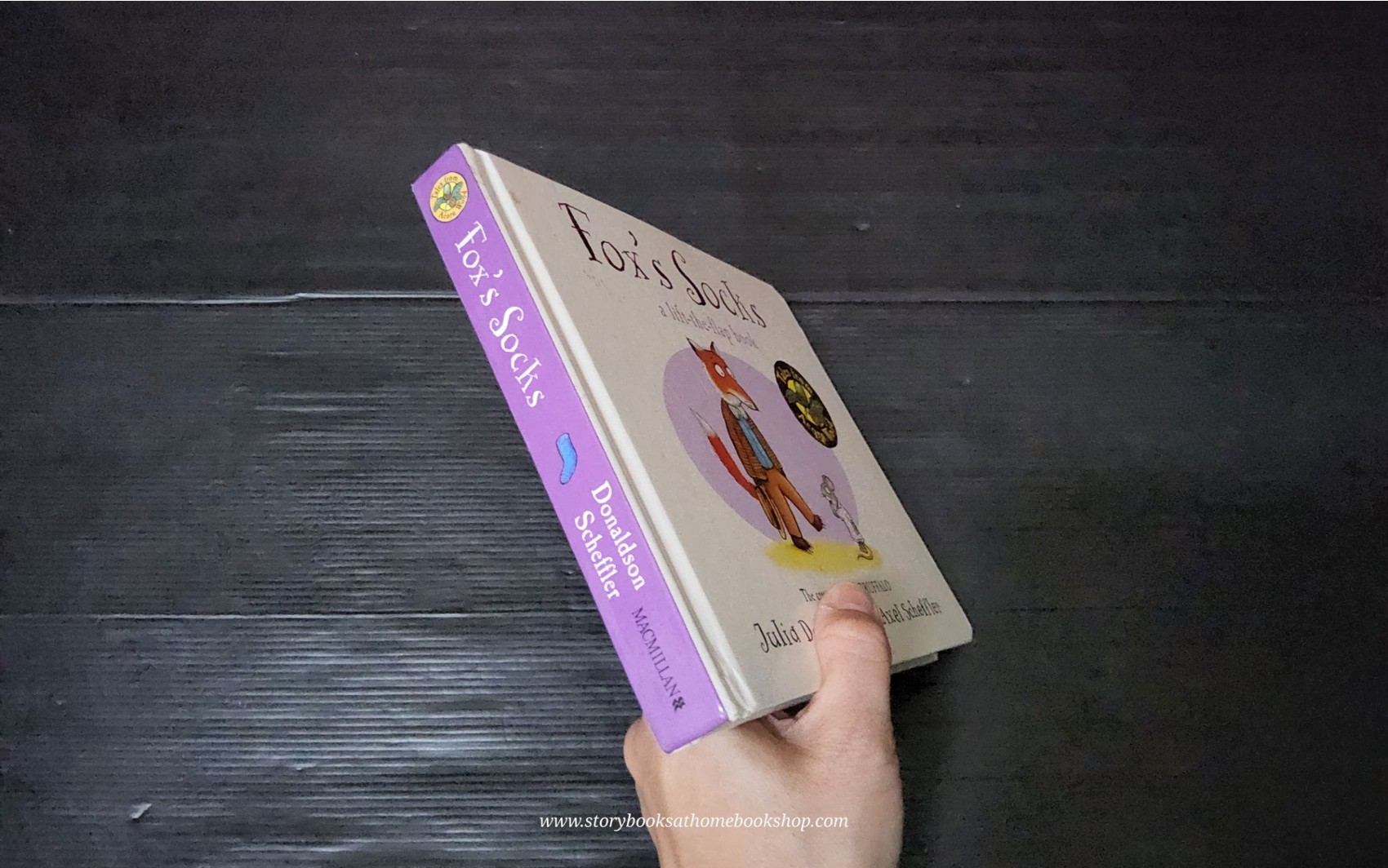 LIFT THE FLAP BOARD BOOK** 🍅🍓 FOX'S SOCKS BY JULIA DONALDSON.AXEL SCHEFFLER