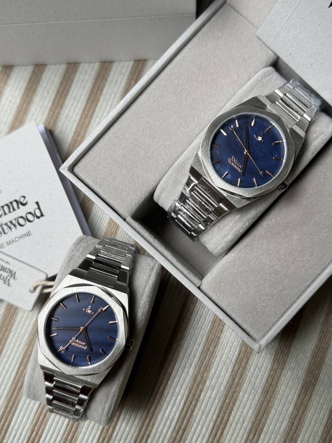 NEW VIVIENNE WESTWOOD สายแสตนเลสสีเงิน หน้าปัดสีบลู 💙 เข็ม Rose gold Size 34 mm
