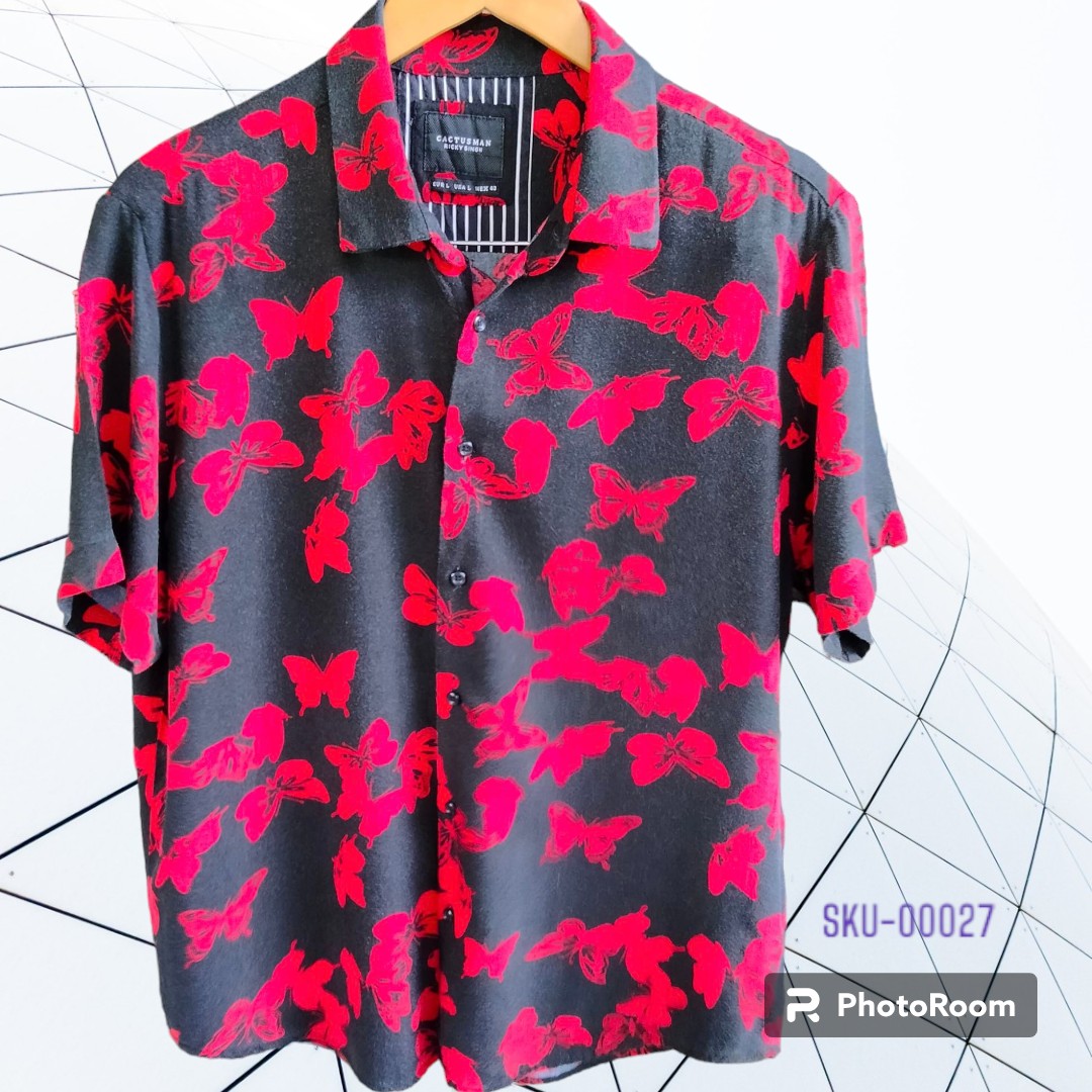 เสื้อฮาวายมือสอง ป้าย CACTUSMAN ลายผีเสื้อ 100% Viscose ไหล่ 17 อก 21 ยาว 27 ไม่มีกระเป๋า ราคา 250 บาท ค่าจัดส่งเหมา ๆ 30 บาท (สั่งกี่ตัวก็ได้)