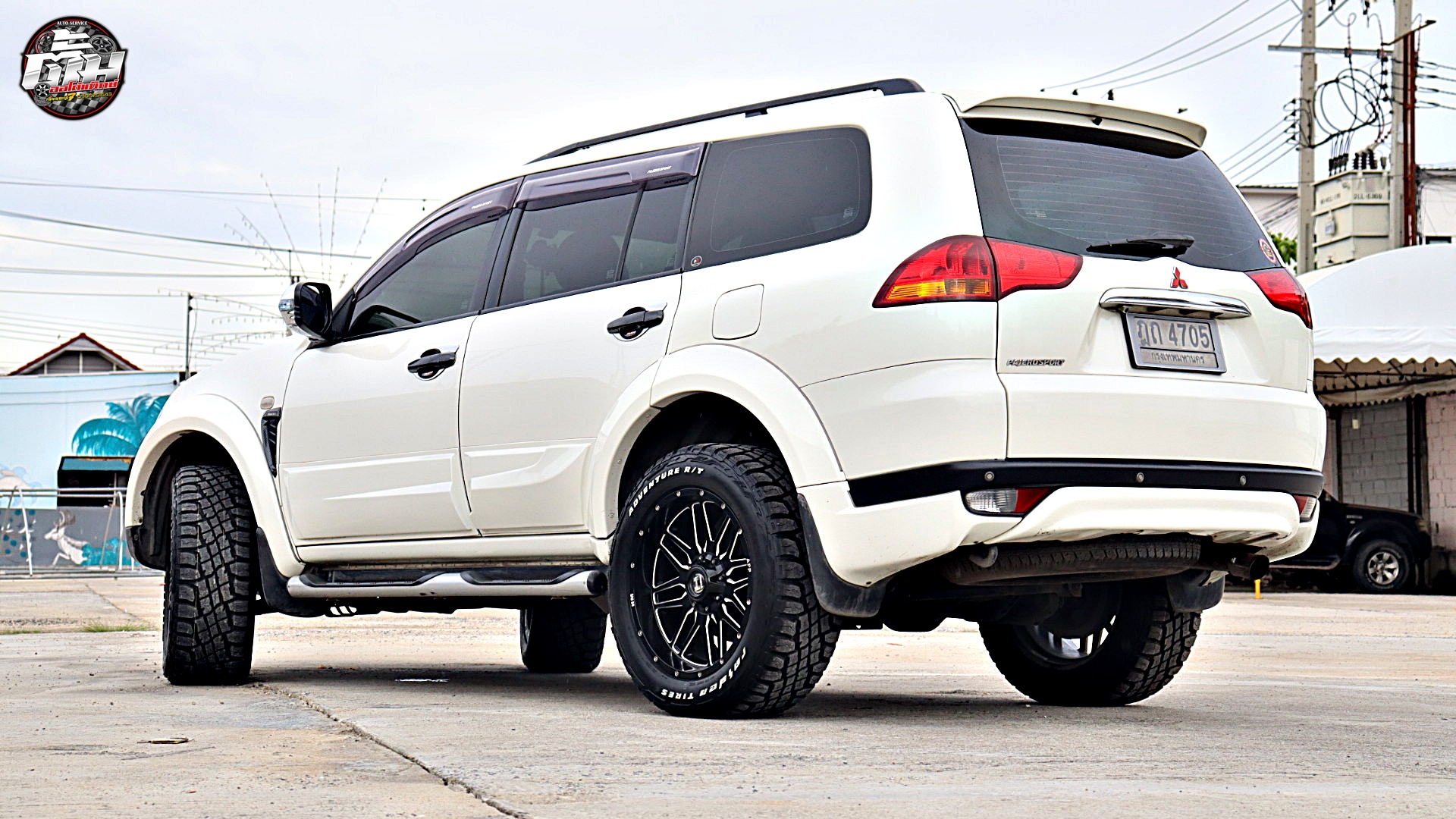 MITSUBISHI PAJERO เปลี่ยนยาง Raiden Tires Adventure R/T 275/55R20 117T