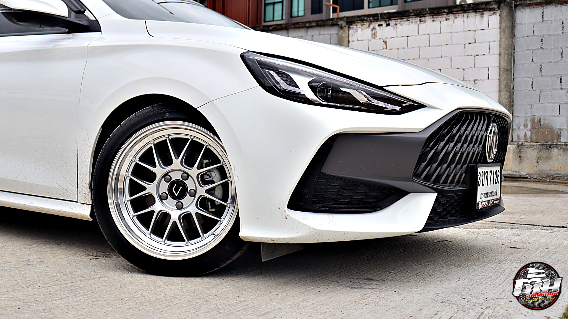 MG5 เปลี่ยนล้อยางสปริงโหลด ล้อ COSMIS XT-208RV ขอบ18นิ้ว ยาง KINTO FORZA001 225/45R18 95W สปริงโหลดตรงรุ่น YSS