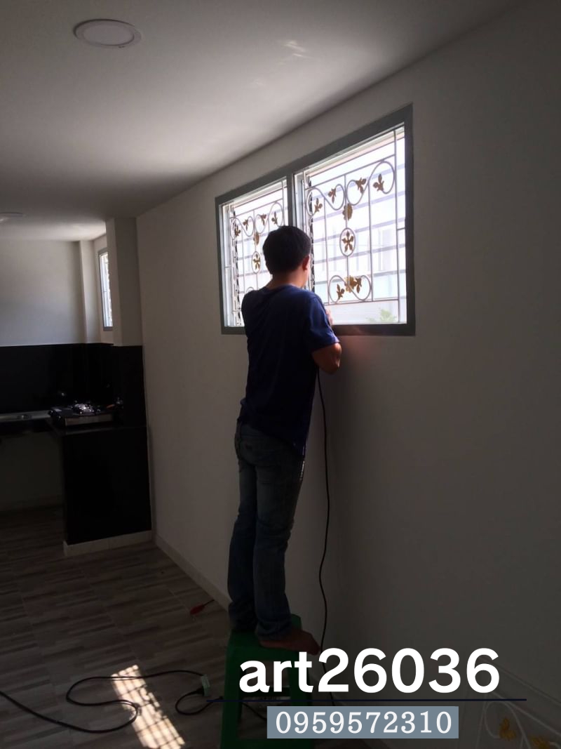 เหล็กดัดสีอบพร้อมมุ้งลวด