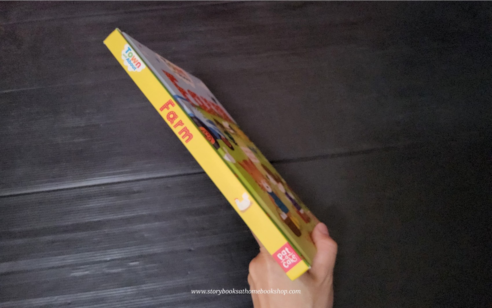 FLAPS BOARD BOOK ** 🍅🍅TOWN AND ABOUT FARM