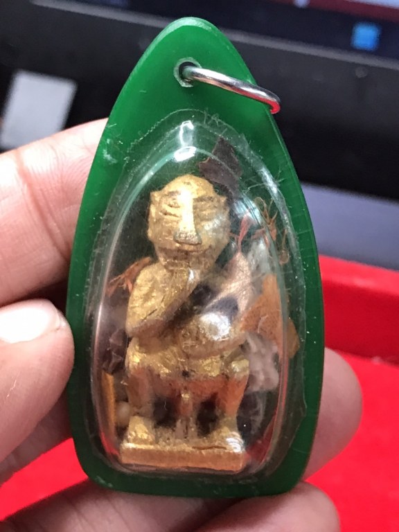 สี่หูห้าตา พระธาตุข้าวบิณฑ์ สายสิญจน์ จีวร หลวงปู่ครูบาชัยยะวงศา