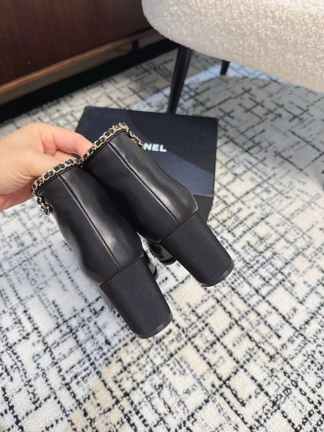 [Pre-order] รองเท้า Chanel Loafers black shoe หนังแกะแท้ 24B 2024 เกรดที่ดีที่สุด