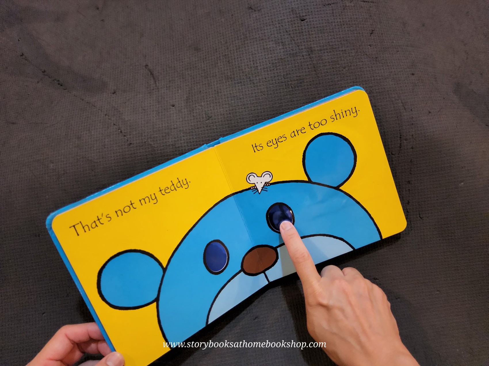 RECOMMENDED BOOK** **USBORNE TOUCHY-FEELY BOARD BOOK ** 🍅🍓 THAT'S NOT MY TEDDY..♥️♥️