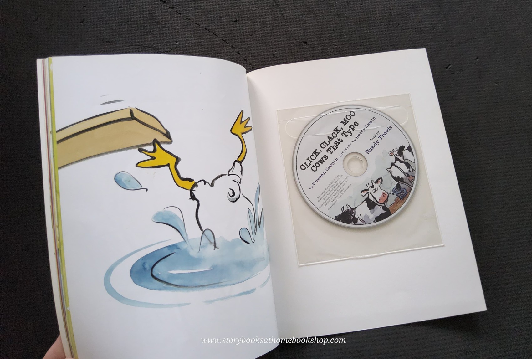 หนังสือนิทานปกอ่อน** ♥️CLICK,CLACK,MOO COWS THAT TYPE WITH CD