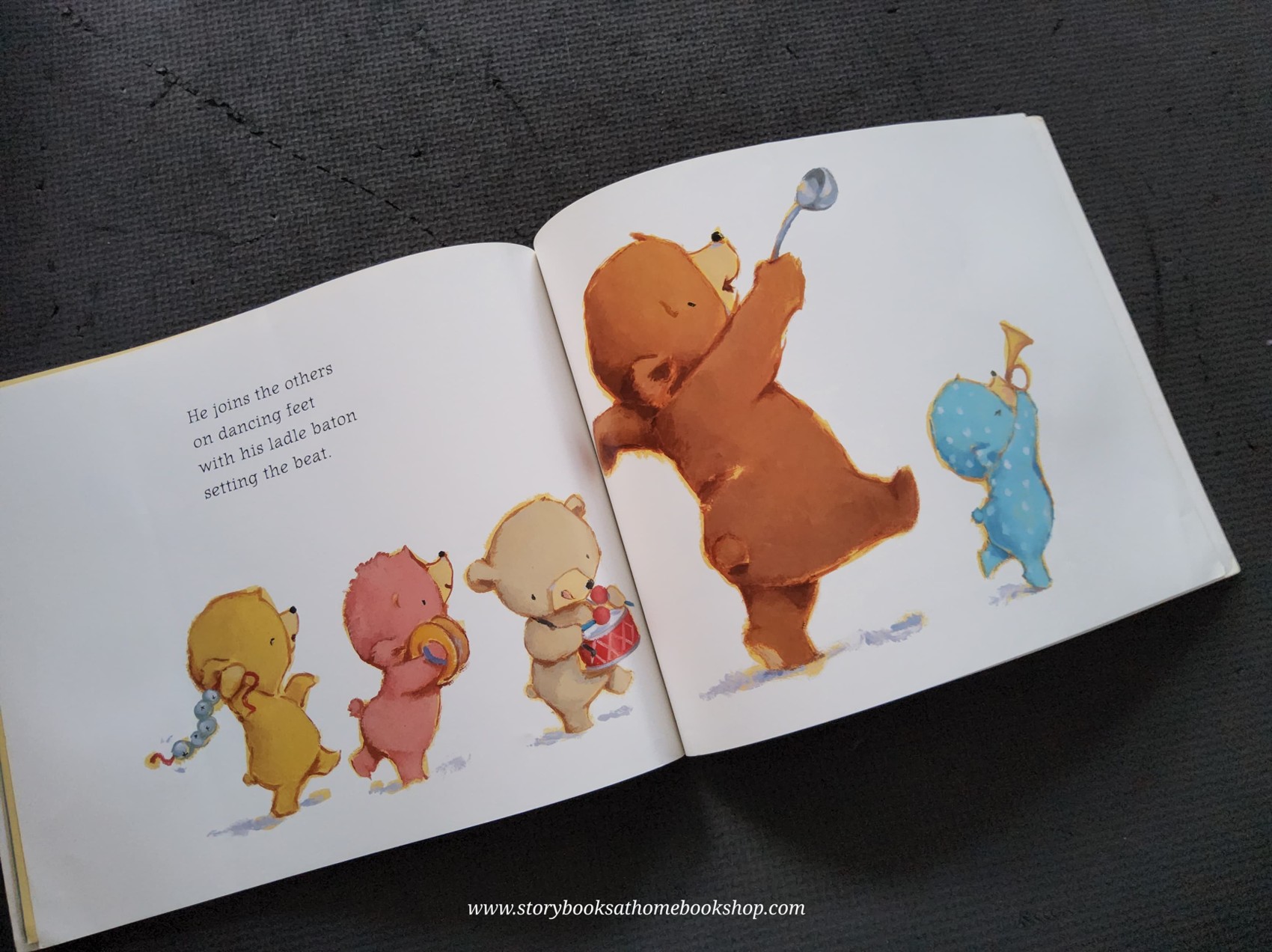 หนังสือนิทานปกอ่อน** 🍅🍓Bears in A BAND