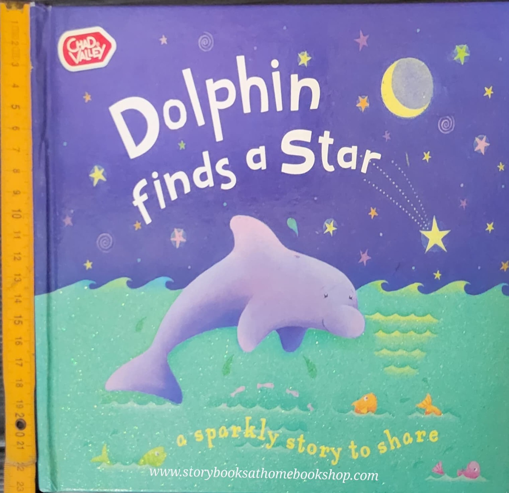 SPARKLY STORY BOOK **หนังสือนิทานปกแข็ง ** ♥️♥️DOLPHIN FINDS A STAR