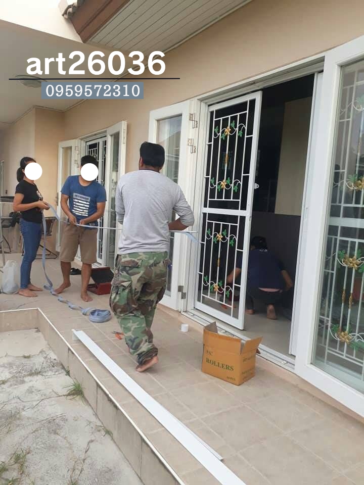 เหล็กดัดพร้อมมุ้งลวด ประตู หน้าต่าง