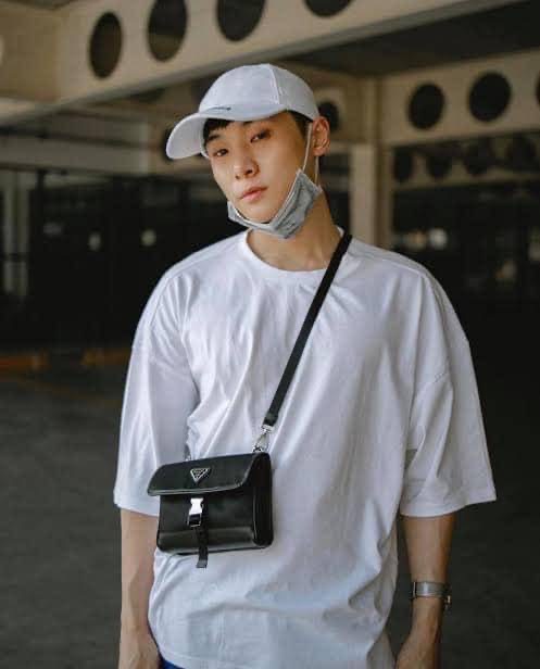 New Prada phone bag อุปกรณ์ การ์ด กล่อง ถุงกระดาษ ใบเสร็จจริง