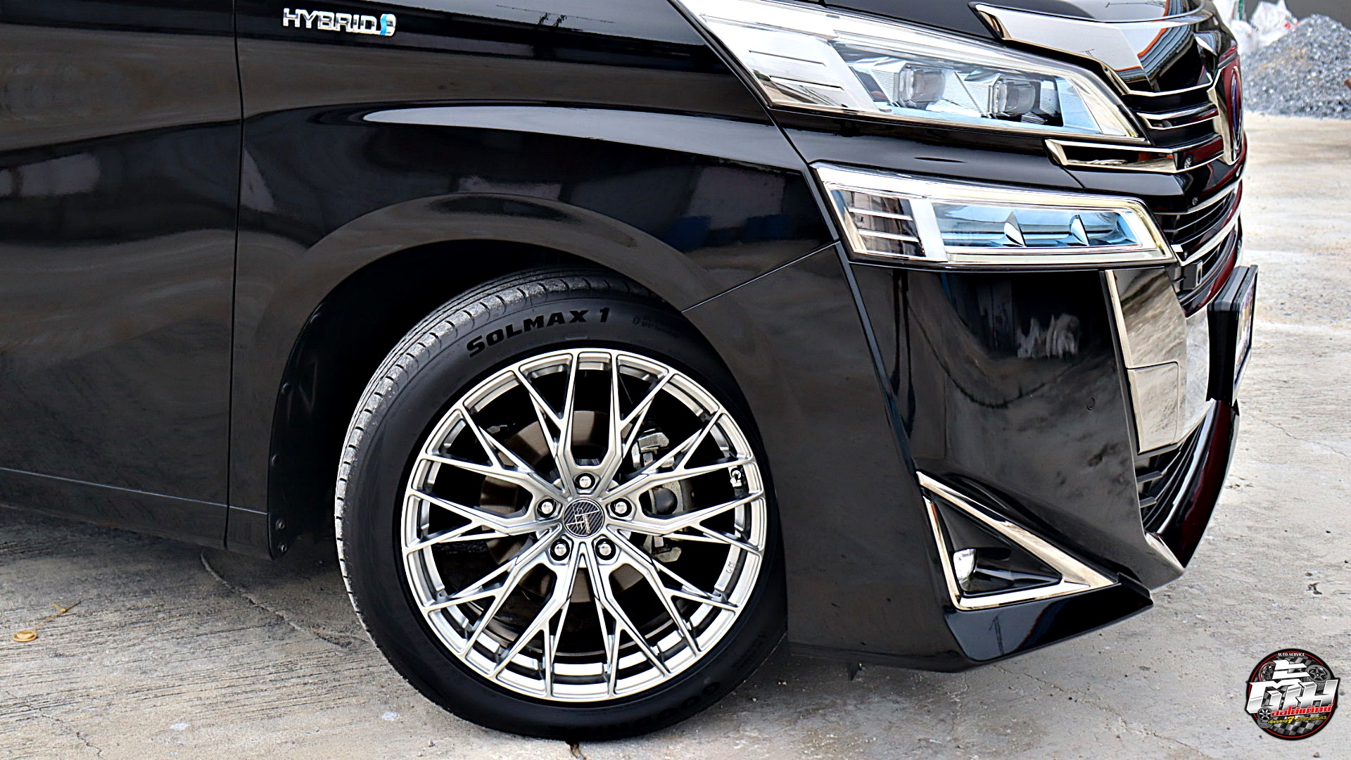 TOYOTA VELLFIRE เปลี่ยนล้อยาง ล้อ 305 FORGED ขอบ19นิ้ว ยาง GOODRIDE SOLMAX-1 245/45R19 98Y
