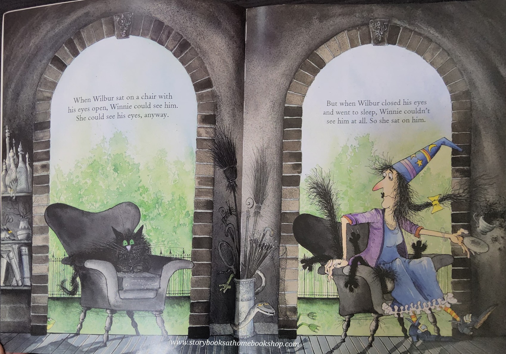 หนังสือนิทานปกอ่อน** 🍅WINNIE in the WITCH THREE STORY TREASURY