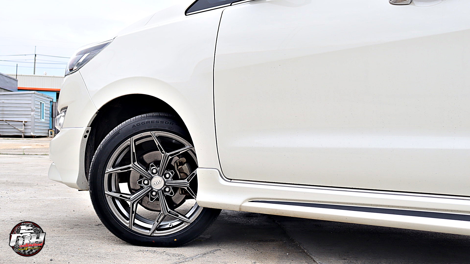 TOYOTA INNOVA เปลี่ยนล้อยาง ล้อ BW B175 ขอบ18นิ้ว ยาง ARISUN ZP01 235/45R18 98W