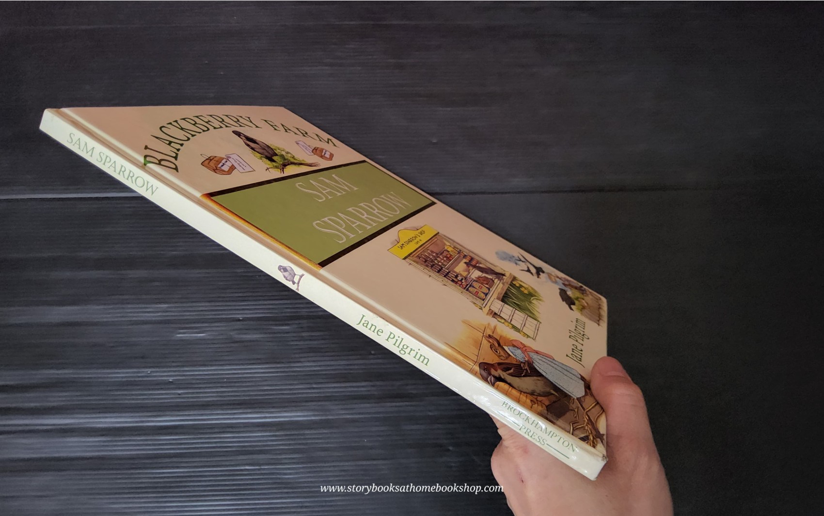 หนังสือนิทานปกแข็ง** 🍓🍓BLACKBERRY FARM SAM SPARROW BY JANE PILGRIM