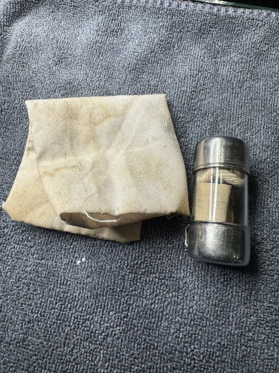 พระทันตธาตุ ครูบาอินทร์ องค์นี้ได้มาจากคุณลุงประเสริฐ อายุ 82 ปี ปัจจุบันยังมีชีวิตอยู่ ลุงประเสริฐ ได้มาจากพ่อผาคำ ซึ่งเสียชีวิตแล้ว พ่อผาคำเป็นศิษย์เรียนวิชา และรับใช้ครูบาอินทร์ ลุงประเสริฐ ได้รับพระทันตธาตุมาจากพ่อผาคำเมื่อปี 2545