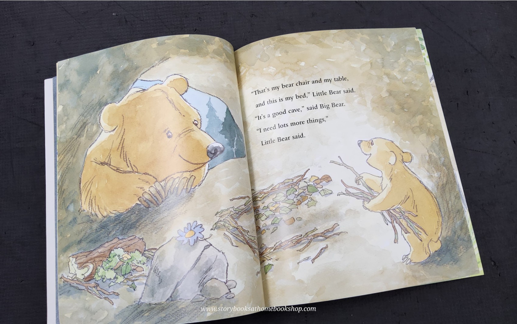 หนังสือนิทานปกอ่อน** 🍅🍓SLEEP TIGHT,LITTLE BEAR